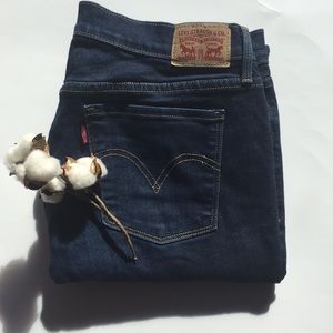 ⬇️Dark Wash Levi’s 👖